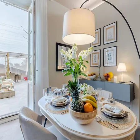 Modern Charming Urban Retreat דירה *