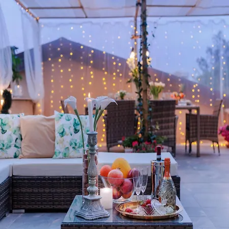 Modern Charming Urban Retreat דירה