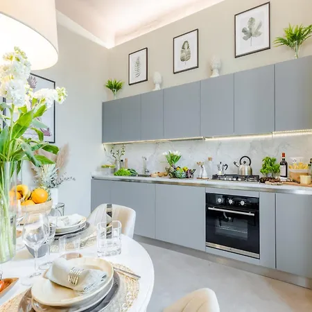 Modern Charming Urban Retreat *