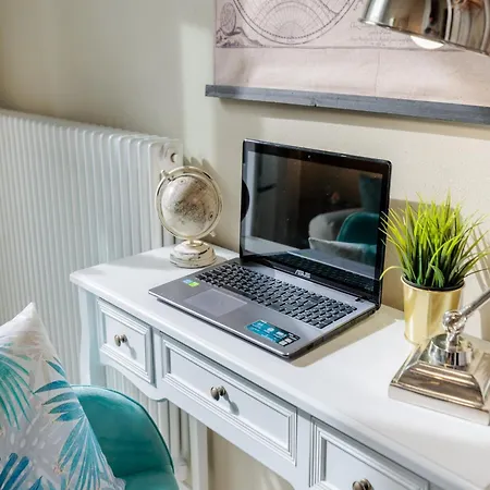 Apartman Modern Charming Urban Retreat